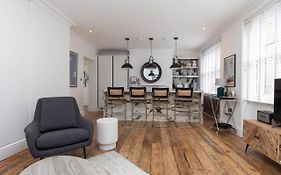 Stylish 2 Bedroom Apartment Near Oxford Street